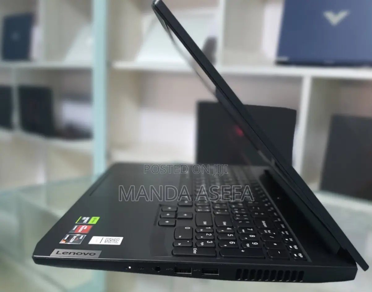 New Laptop Lenovo 8GB AMD Ryzen 5 SSD 512GB