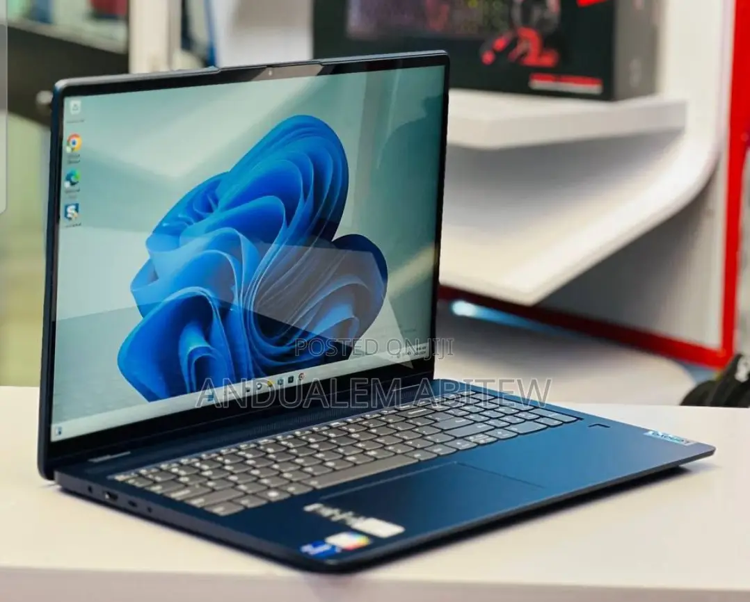 New Laptop Lenovo Flex 5 16GB Intel Core I7 SSD 512GB