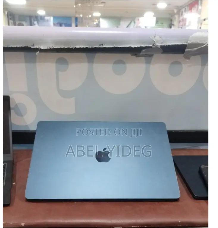 New Laptop Apple MacBook Air 2023 M2 8GB Apple M2 SSD 256GB