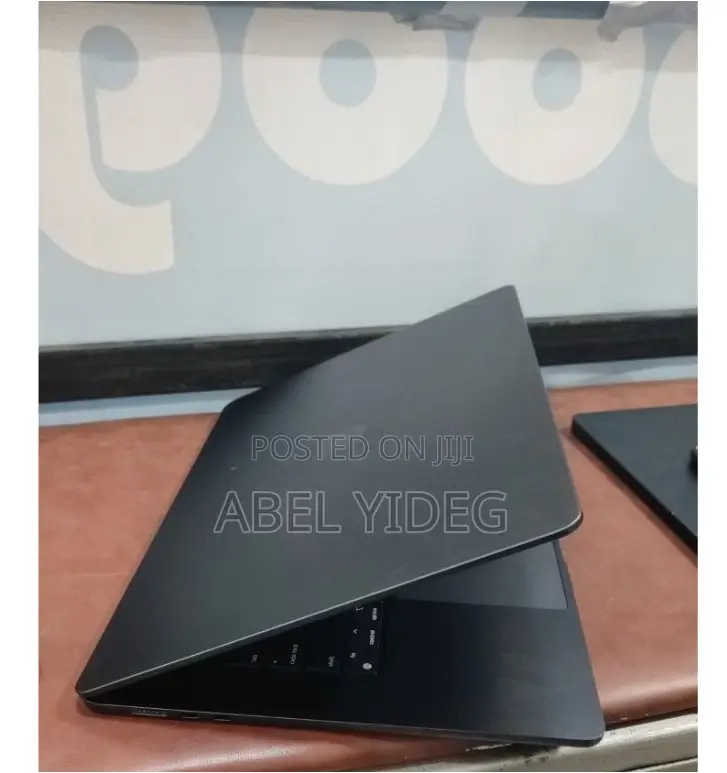 New Laptop Apple MacBook Air 2023 M2 8GB Apple M2 SSD 256GB