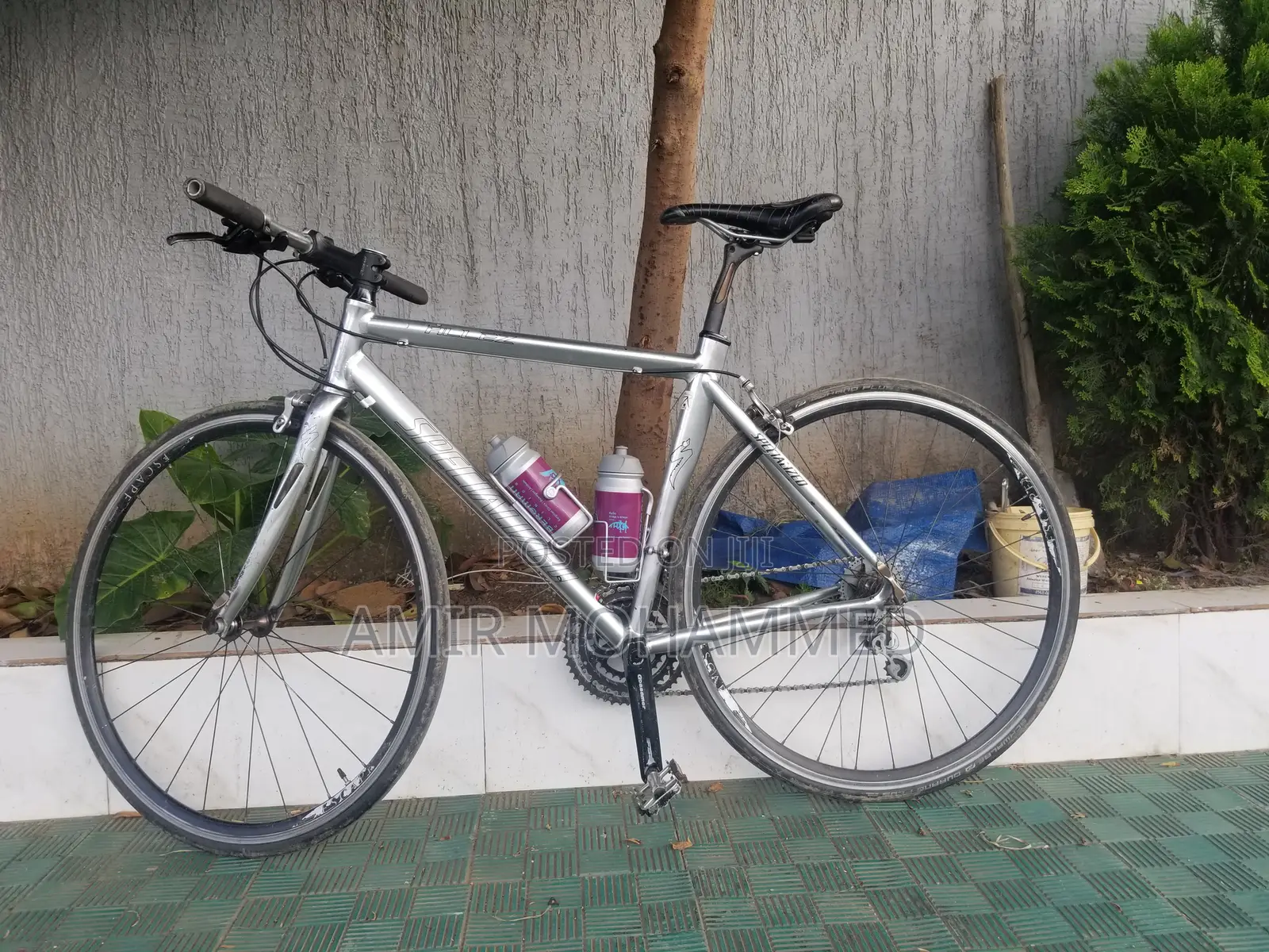 Specialized Almunium and Carbon Bike