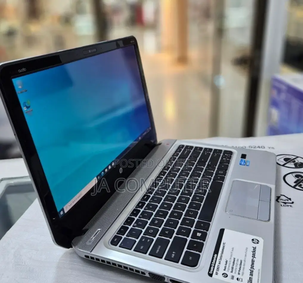 New Laptop HP Stream Notebook 8GB Intel Core I7 SSD 512GB