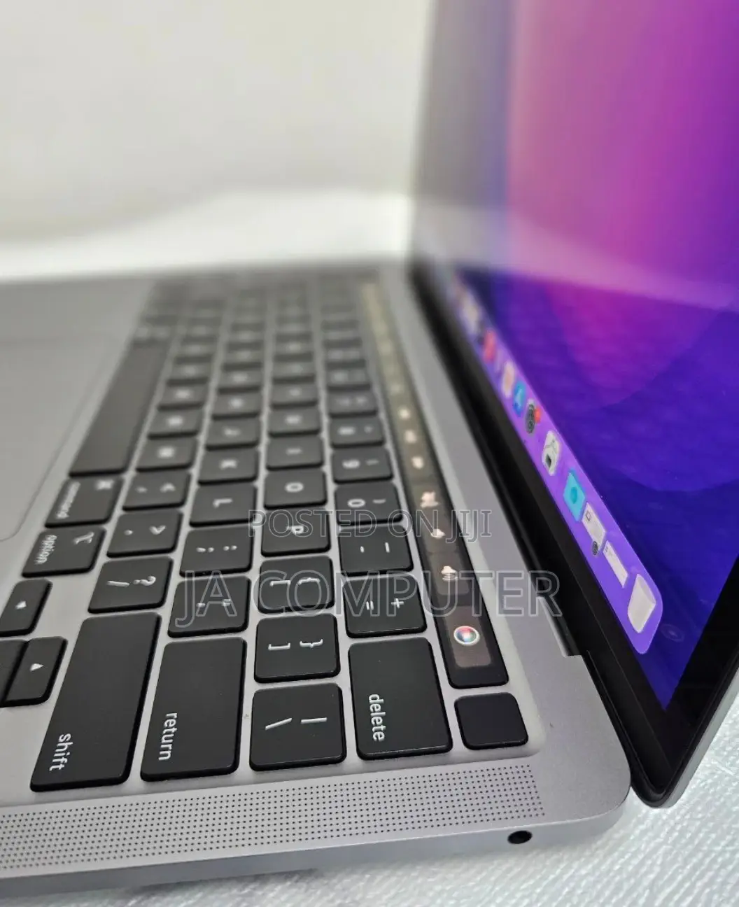 New Laptop Apple MacBook Pro 2021 M1 8GB Apple M1 SSD 512GB