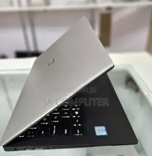 New Laptop Dell XPS 13 8GB Intel Core I7 SSD 512GB