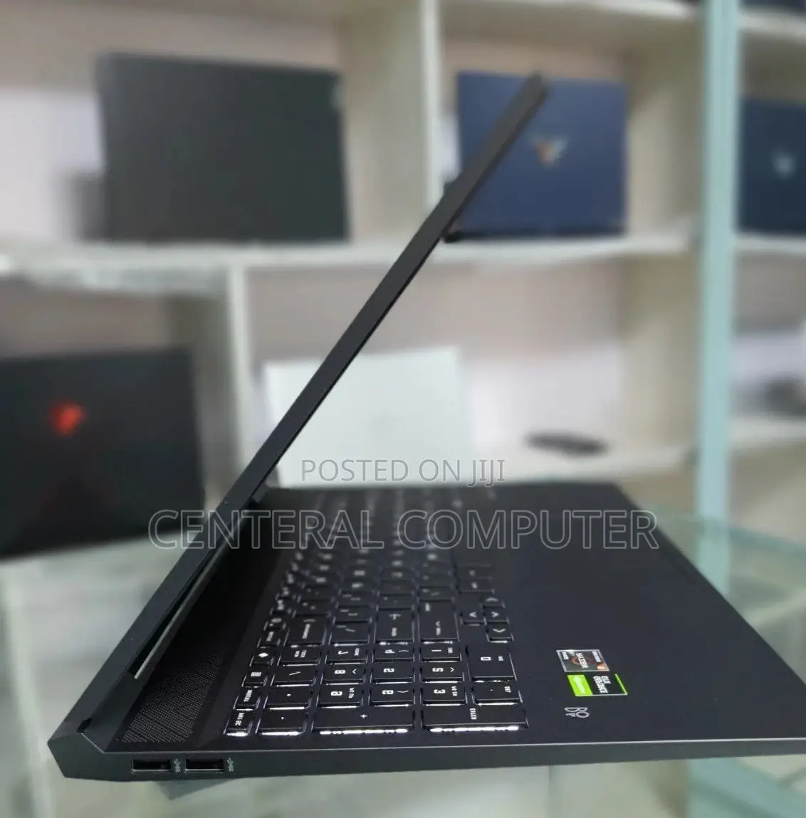 New Laptop HP 14-Dq1025cl 16GB Intel Core I7 SSD 512GB