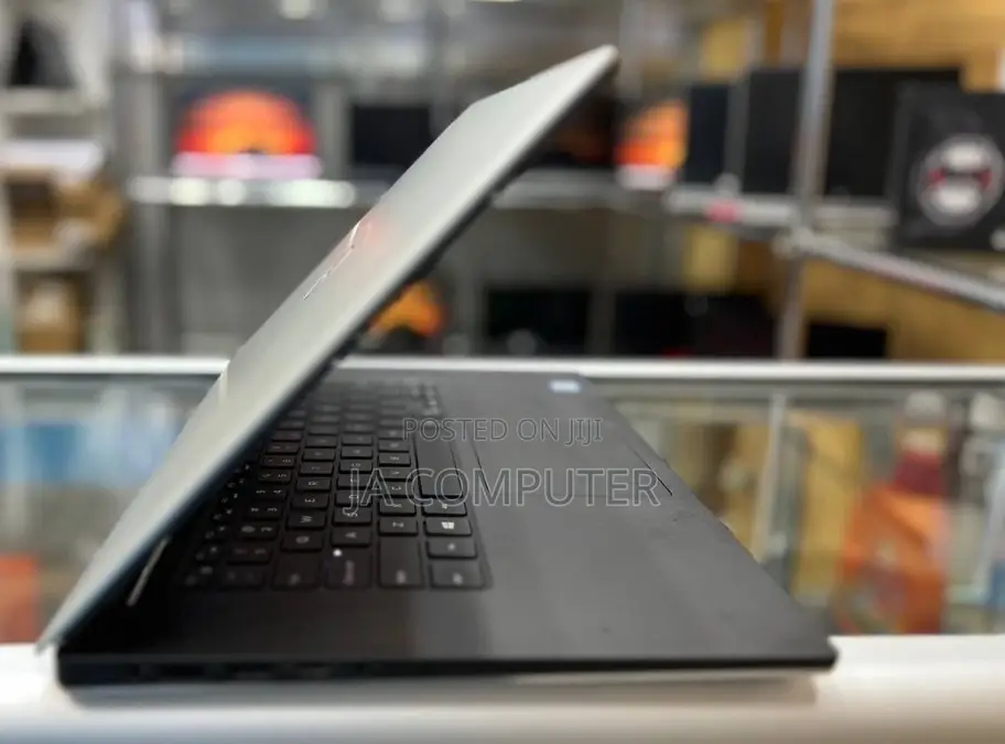 New Laptop Dell Precision 3510 16GB Intel Core I7 SSD 512GB