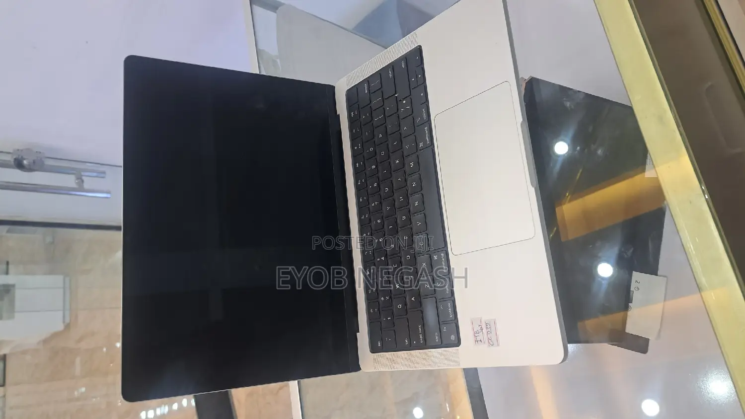 New Laptop Apple MacBook Pro M1 16GB Apple M1 Pro SSD 1T