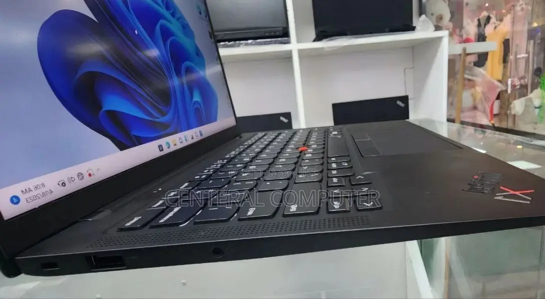 New Laptop Lenovo Thinkpad X1 Yoga 16GB Intel Core I7 SSD 512GB