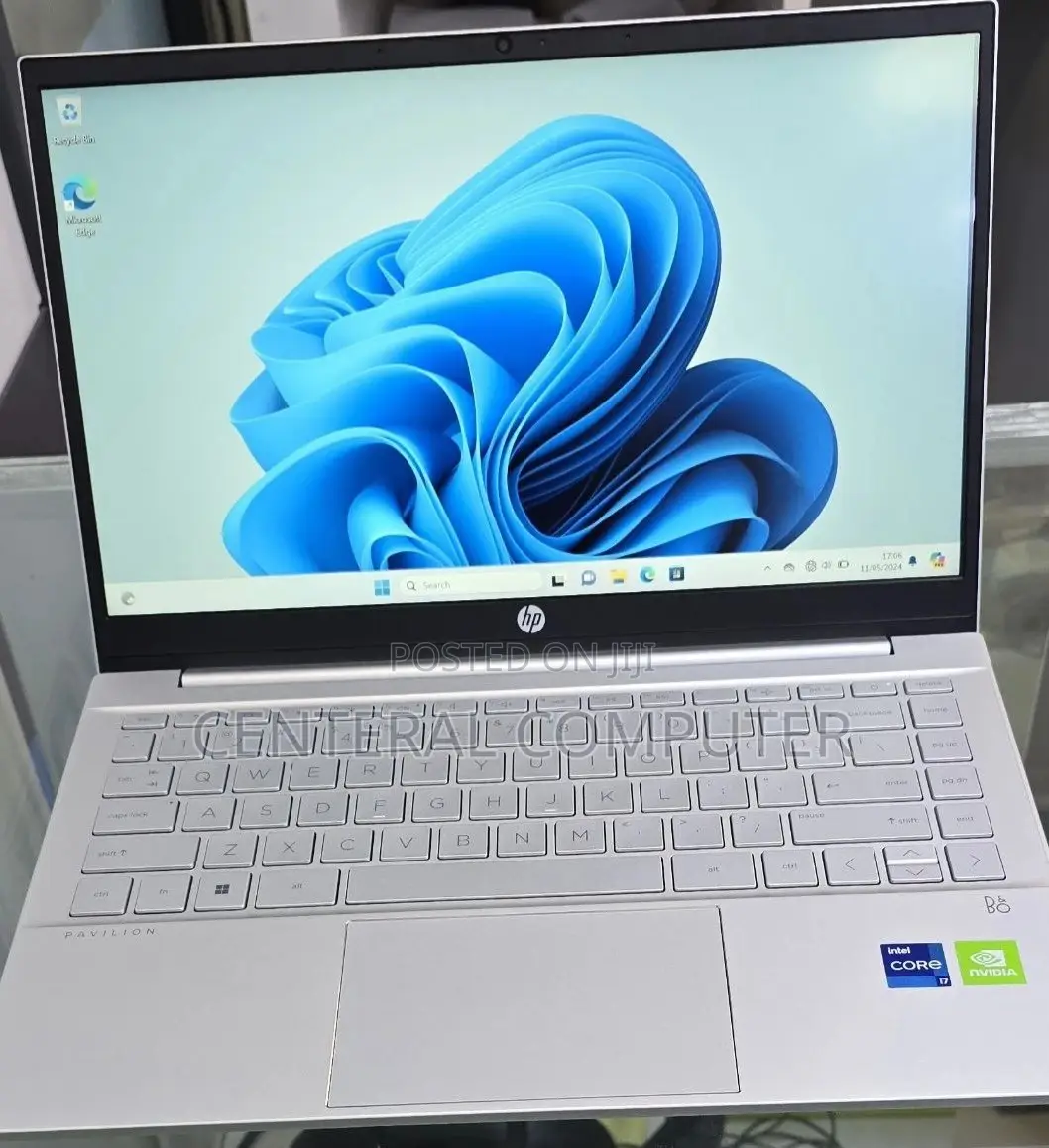 New Laptop HP 15-Dy2075tg 16GB Intel Core I7 SSD 512GB