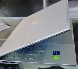 New Laptop HP 15-Dy2075tg 16GB Intel Core I7 SSD 512GB