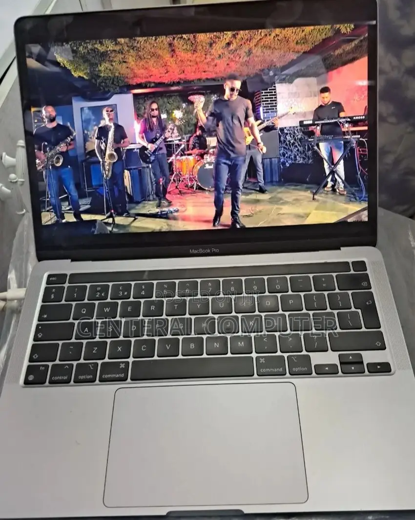 New Apple MacBook Pro 2020 M1 8GB Apple M1 Pro SSHD (Hybrid) 256GB