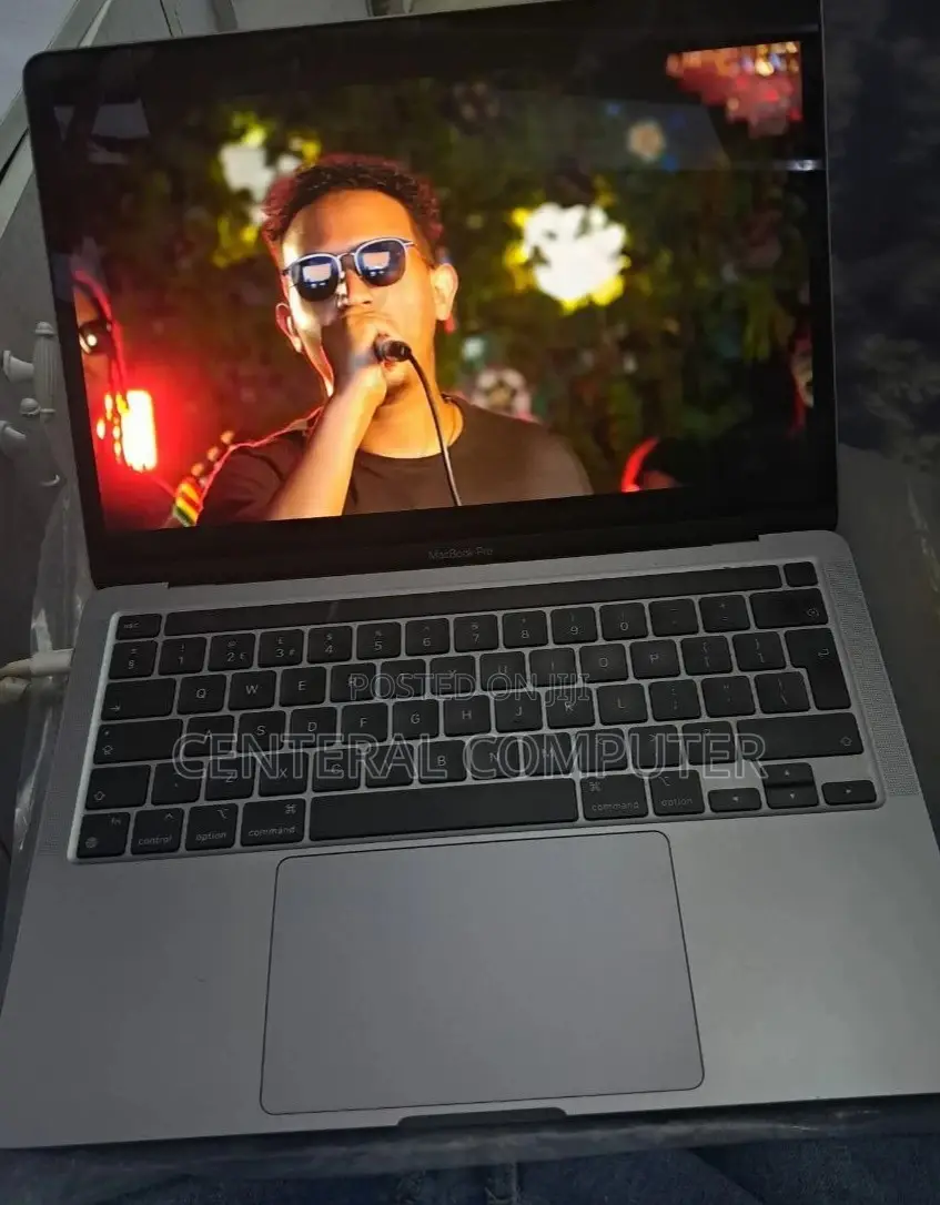 New Apple MacBook Pro 2020 M1 8GB Apple M1 Pro SSHD (Hybrid) 256GB