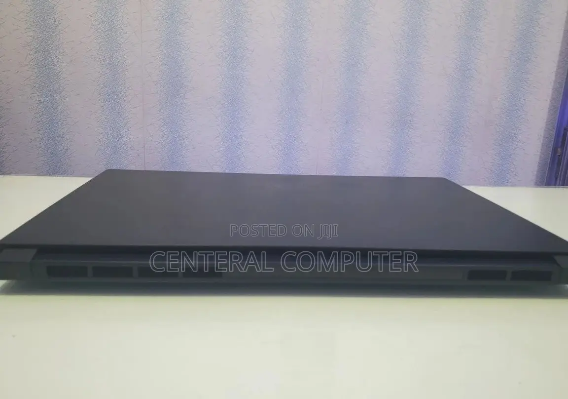 New Laptop MSI Creator 17 B11uh-222 32GB Intel Core I7 SSD 1T