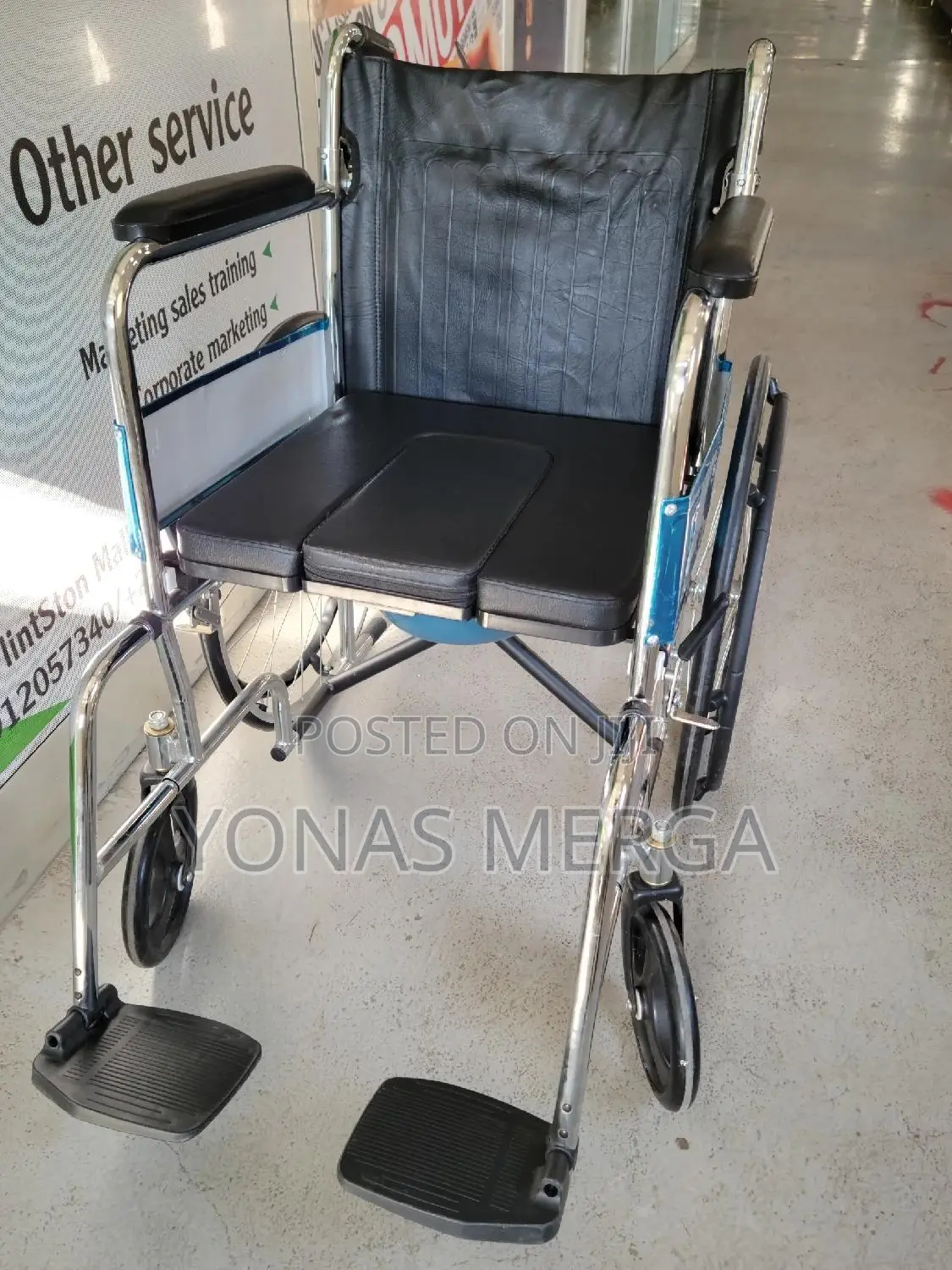 Almost አዲስ ዊልቸር /Wheelchair¶Wheelchair§Wheelchair*Wheelchair