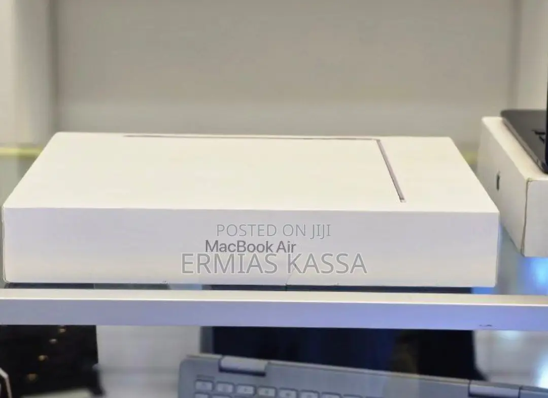 New Laptop Apple MacBook Air 2022 M2 16GB Apple M2 SSD 1T