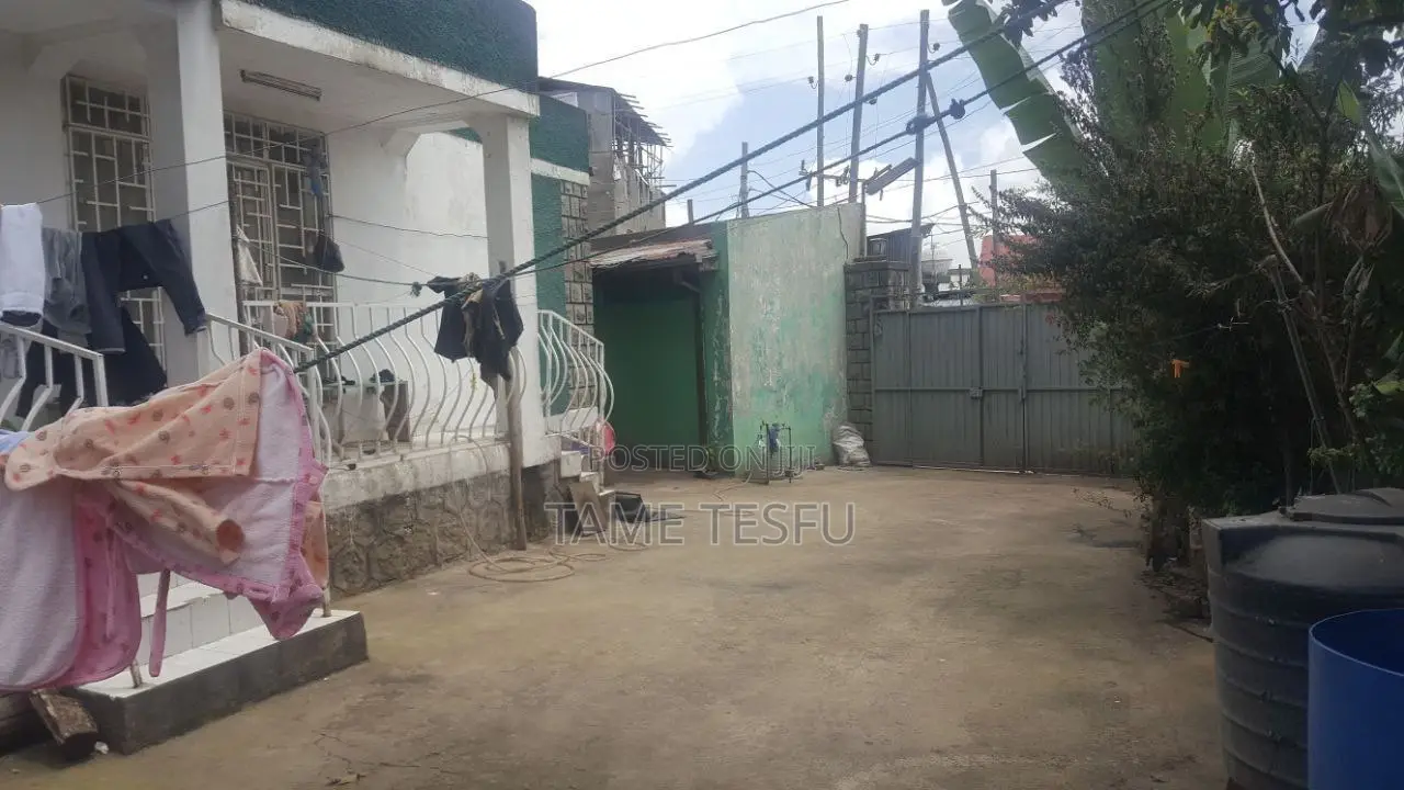 Furnished 3bdrm House in Kotobe Hisphalti Dar, Yeka for sale
