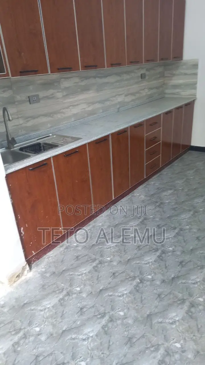 3bdrm Villa in የሚሸጥ ቪላ ይርር ጃክሮስ, Bole for sale