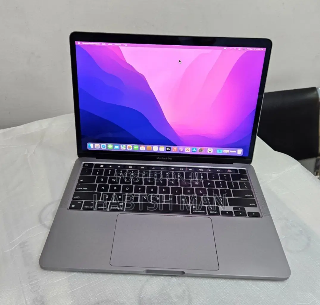 New Laptop Apple MacBook Pro 2020 M1 8GB Apple M1 Pro SSD 512GB