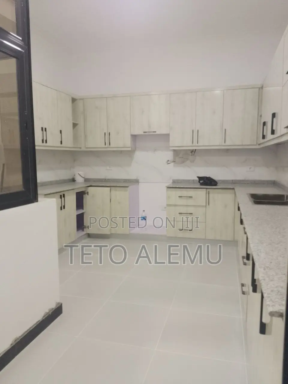 6bdrm House in የሚሸጥ ቤት ሀይሌ ጋርመት, Akaky Kaliti for sale