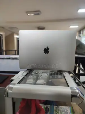 New Laptop Apple MacBook Air 2020 M1 8GB Intel Core I5 SSD 256GB