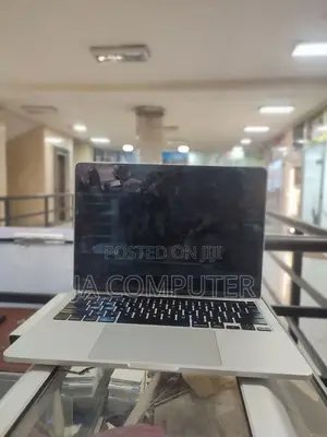 New Laptop Apple MacBook Air 2020 M1 8GB Intel Core I5 SSD 256GB