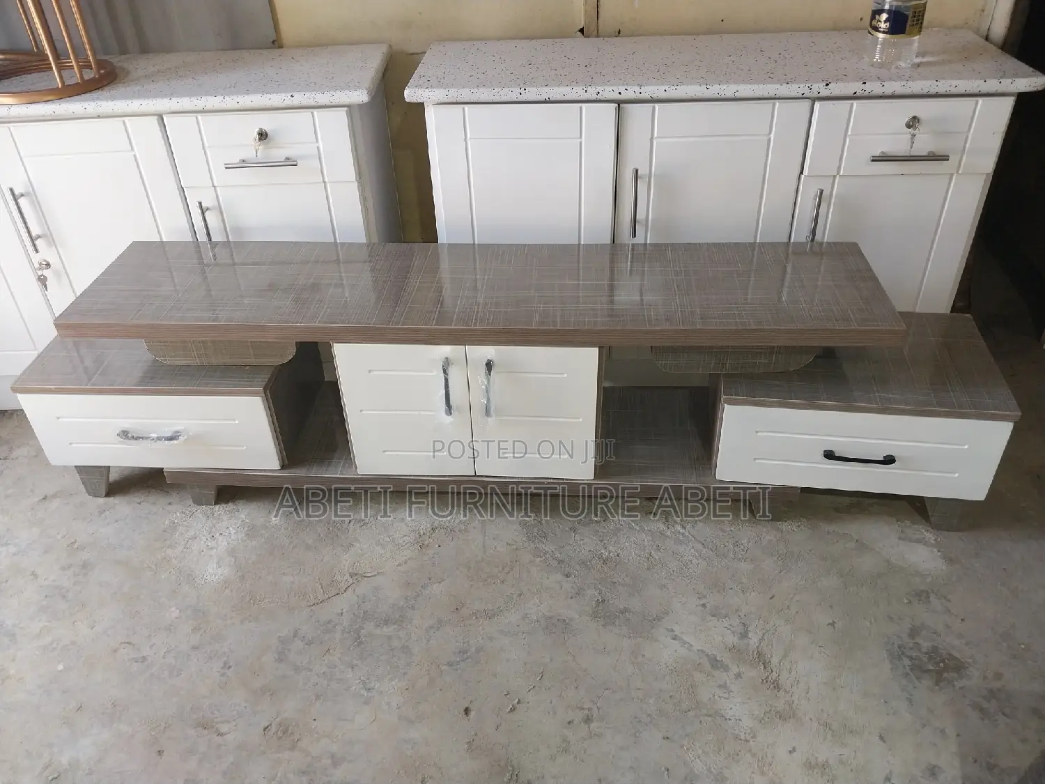 1.50ቲቪስታንድ