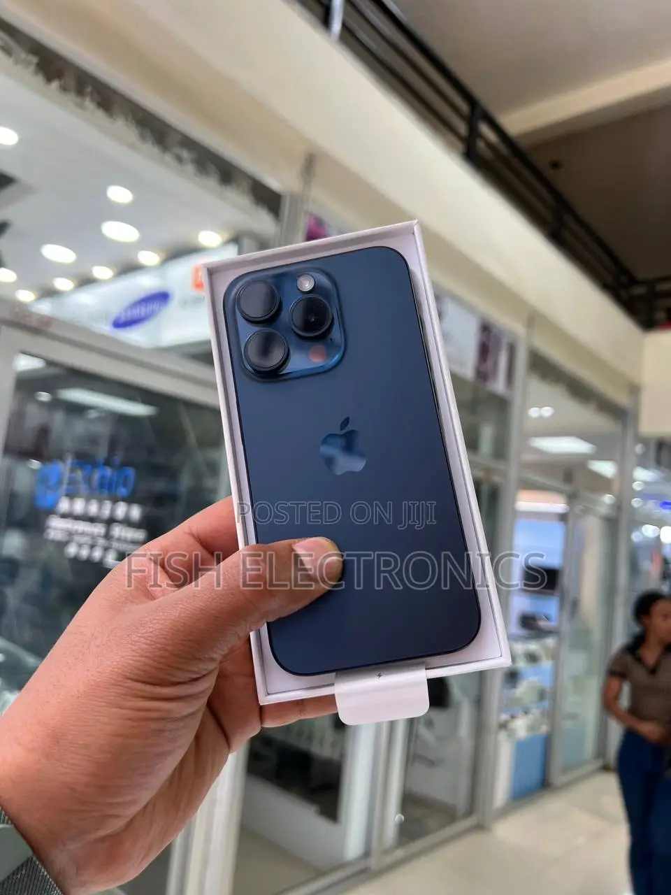 New Apple iPhone 15 Pro 256 GB Blue