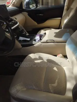 Toyota Land Cruiser 2023 Gold