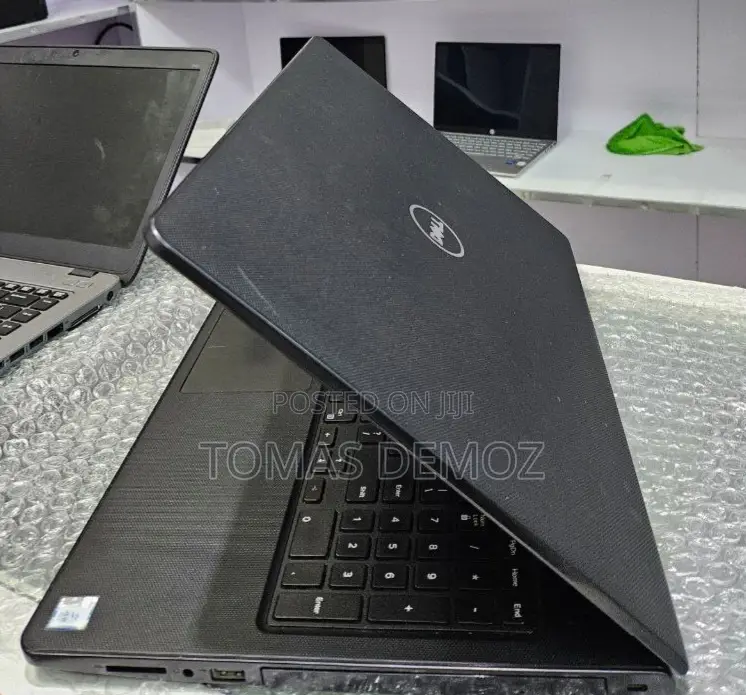 New Laptop Dell Vostro V130 8GB Intel Core I5 SSD 1T