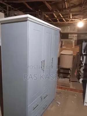 1,20 ቁም ሳጥን