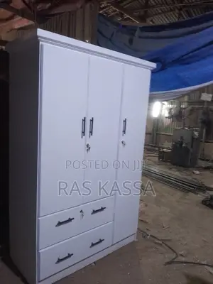 1,20 ቁም ሳጥን