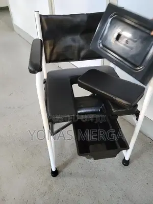 Toilet Chair°Popo Chair¶የህሙማን የሽንት ቤት መጠቀሚያ :Commode Chair