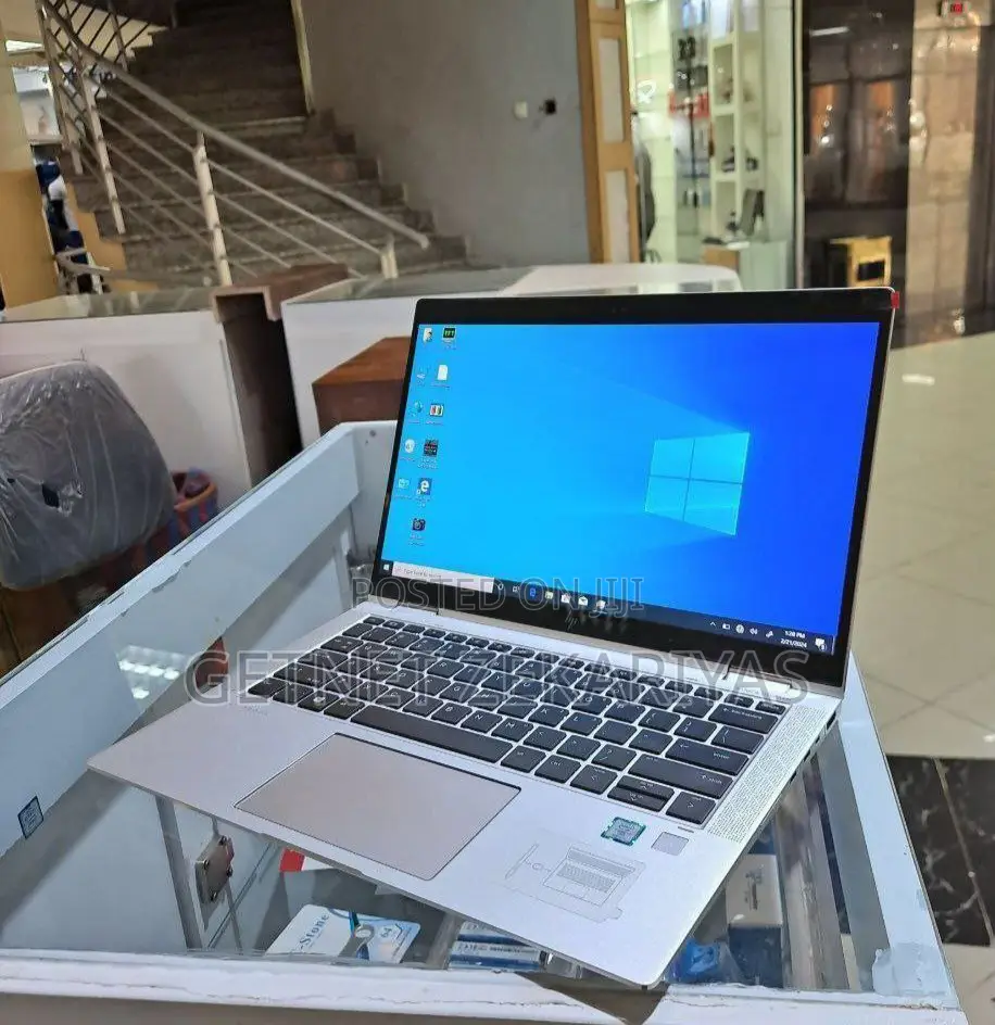 New Laptop HP Spectre 13 8GB Intel Core I5 SSD 512GB