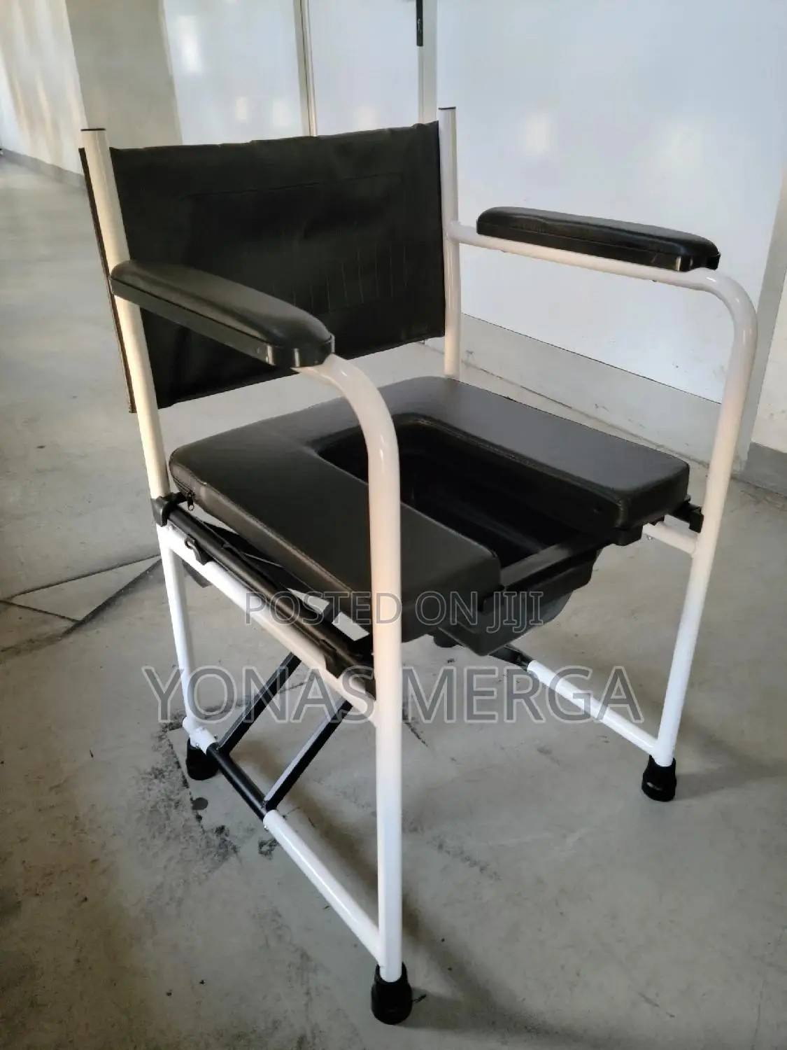 Toilet Chair°Popo Chair"ፖፖ ያለዉ የህሙማን:የአረጋዉያን\Commode Chair