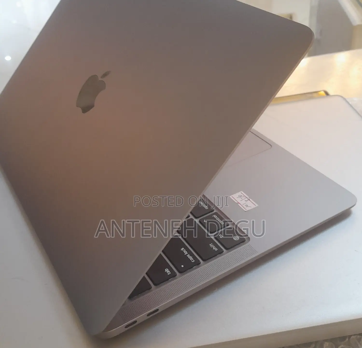New Laptop Apple MacBook Air 2020 8GB Apple M1 SSD 256GB