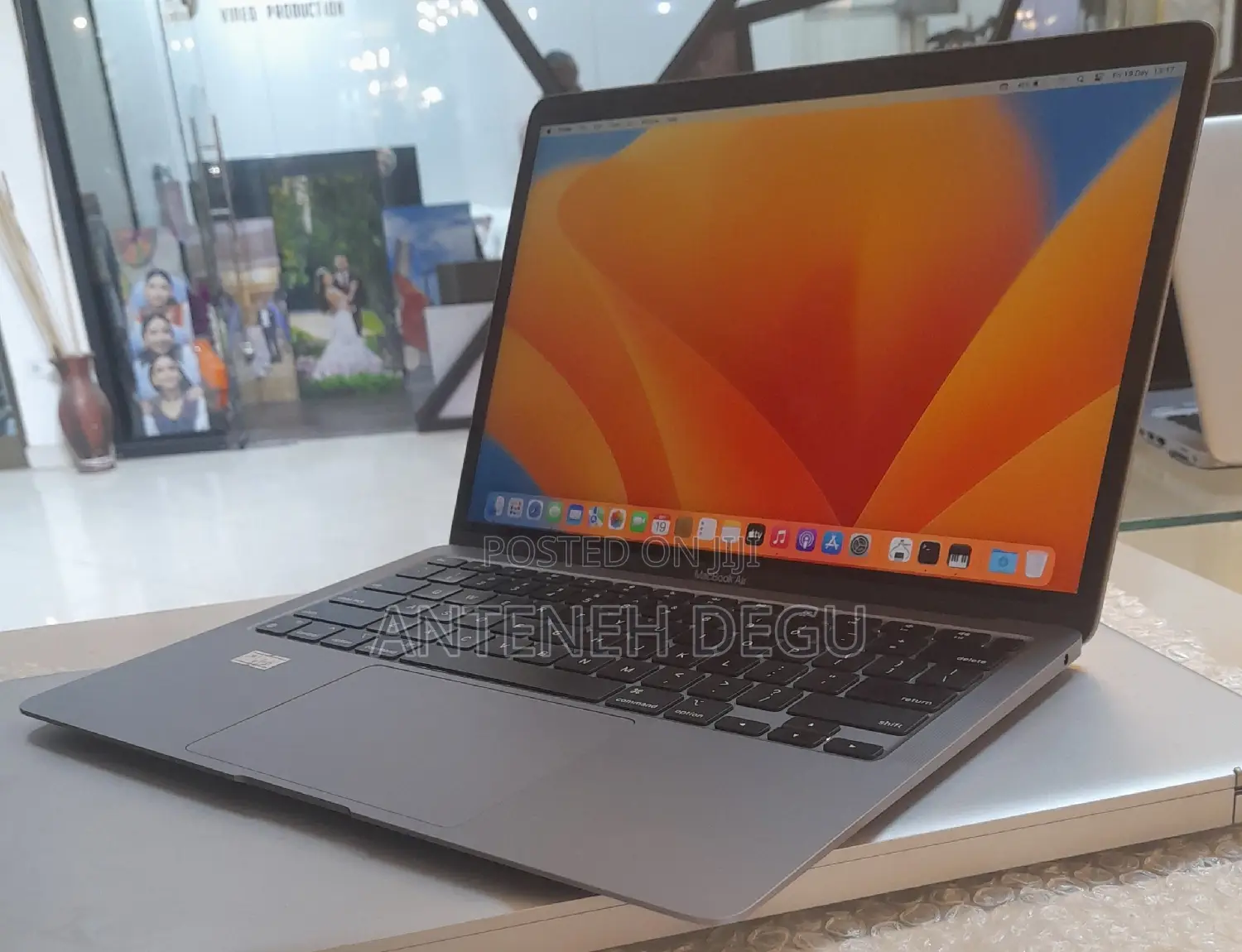 New Laptop Apple MacBook Air 2020 8GB Apple M1 SSD 256GB