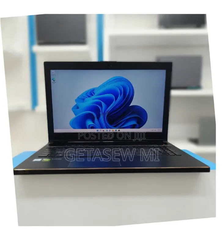 New Laptop Asus 16GB Intel Core I7 SSHD+SSD 256GB