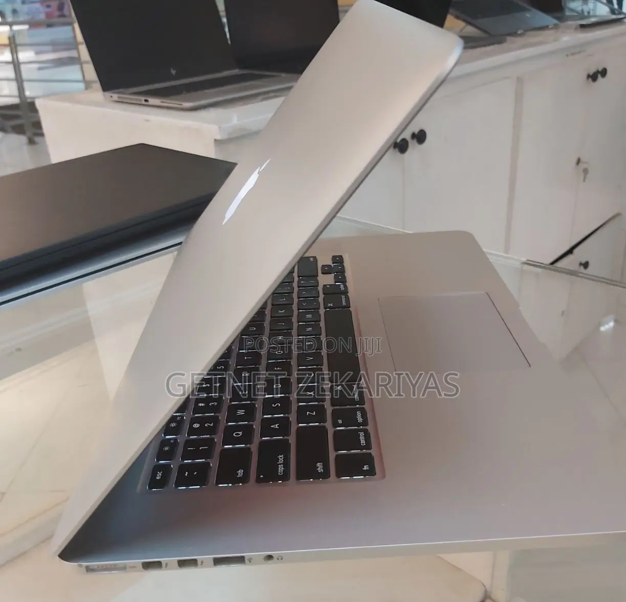 New Laptop Apple MacBook Pro 2017 16GB Intel Core I7 SSD 512GB