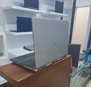 New Laptop Dell Precision 5540 16GB Intel Core I7 SSD 512GB