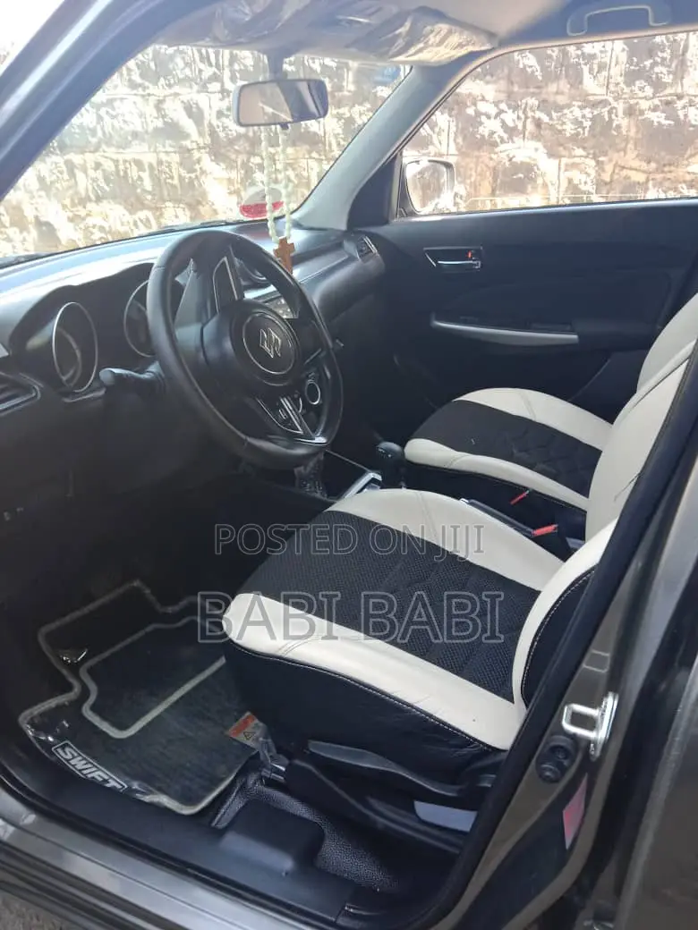 Suzuki Swift 2022 Gray