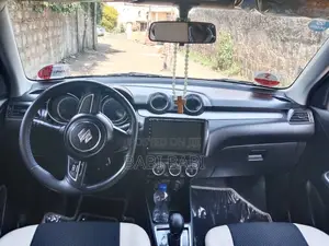 Suzuki Swift 2022 Gray