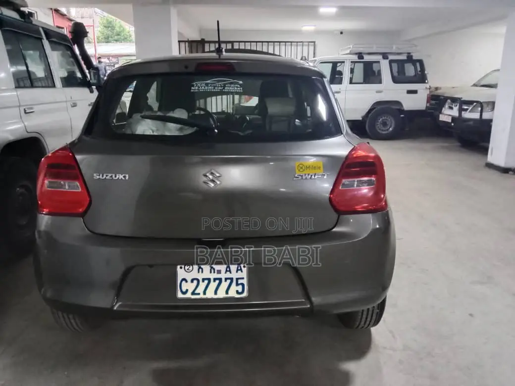 Suzuki Swift 2022 Gray