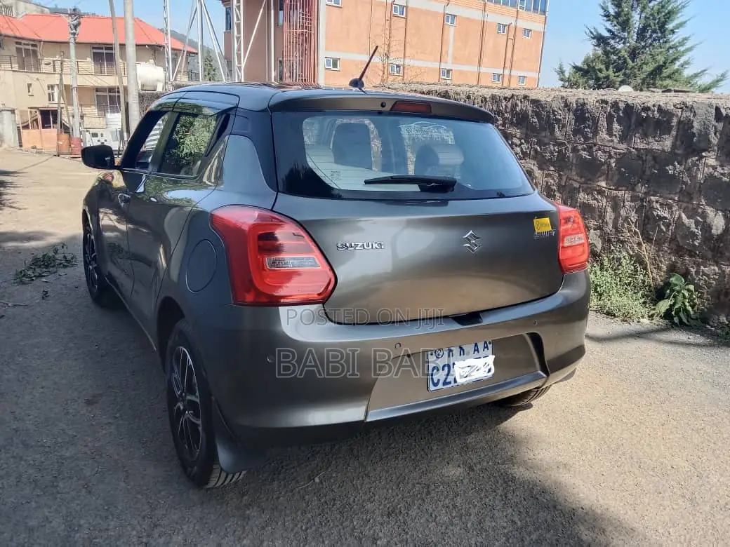Suzuki Swift 2022 Gray