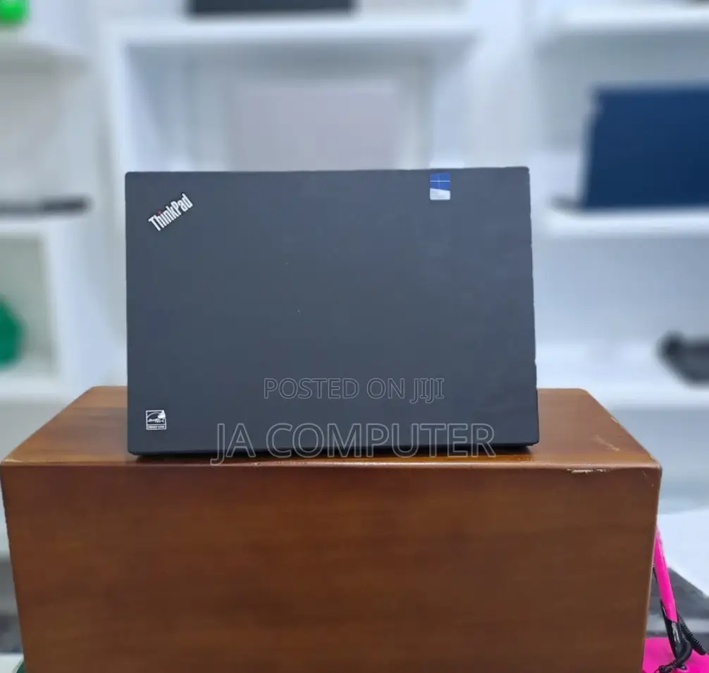 New Laptop Lenovo Thinkpad P14s 16GB Intel Core I7 SSD 512GB