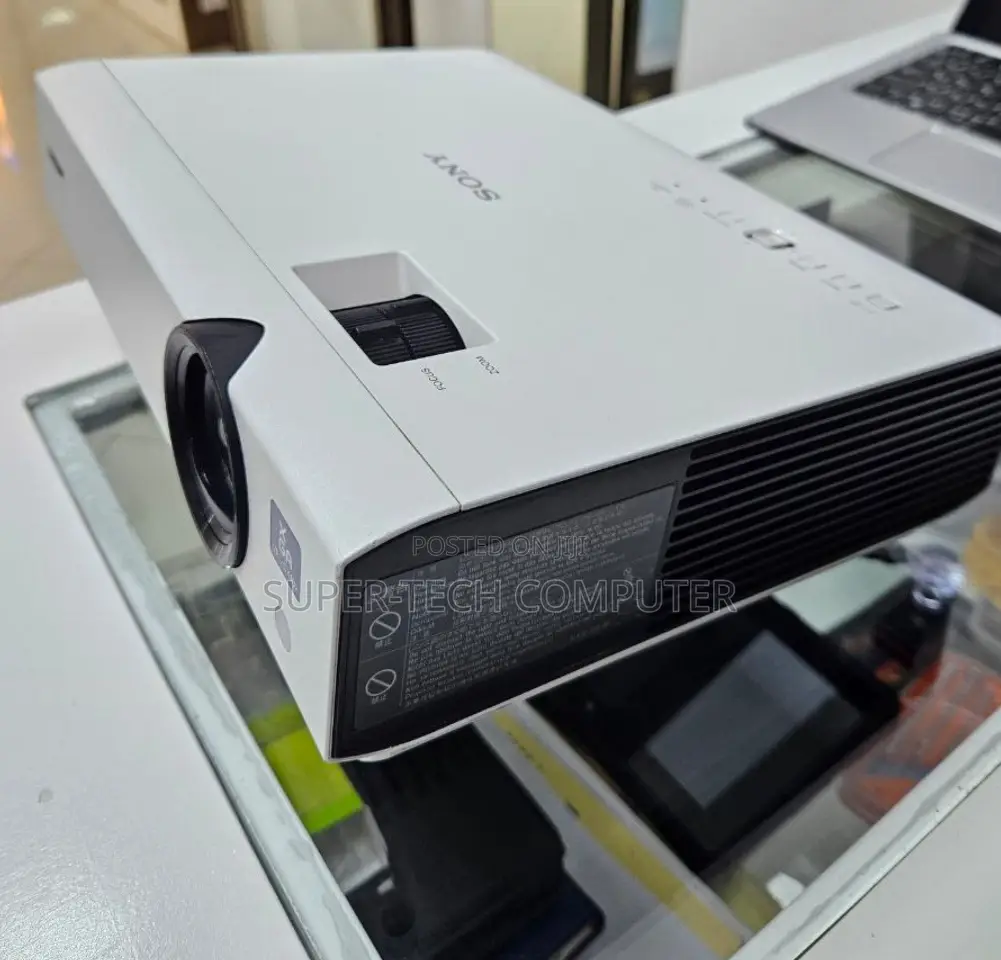 Sony Projector VPL-Dx102