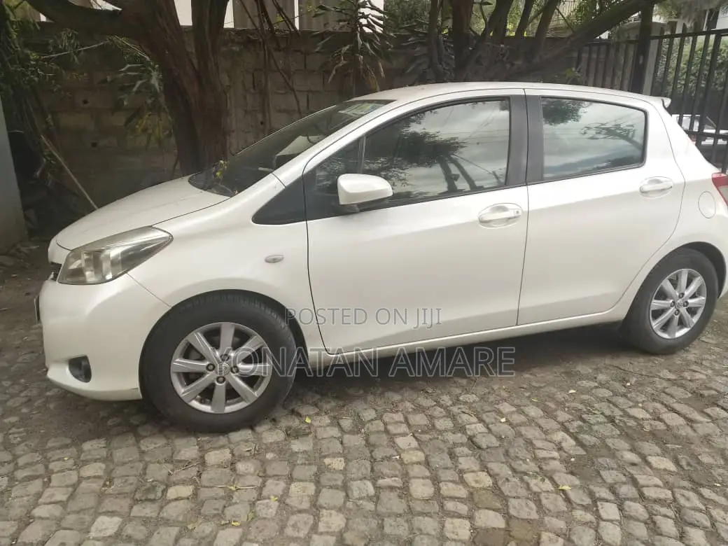 Toyota Yaris 2012 White