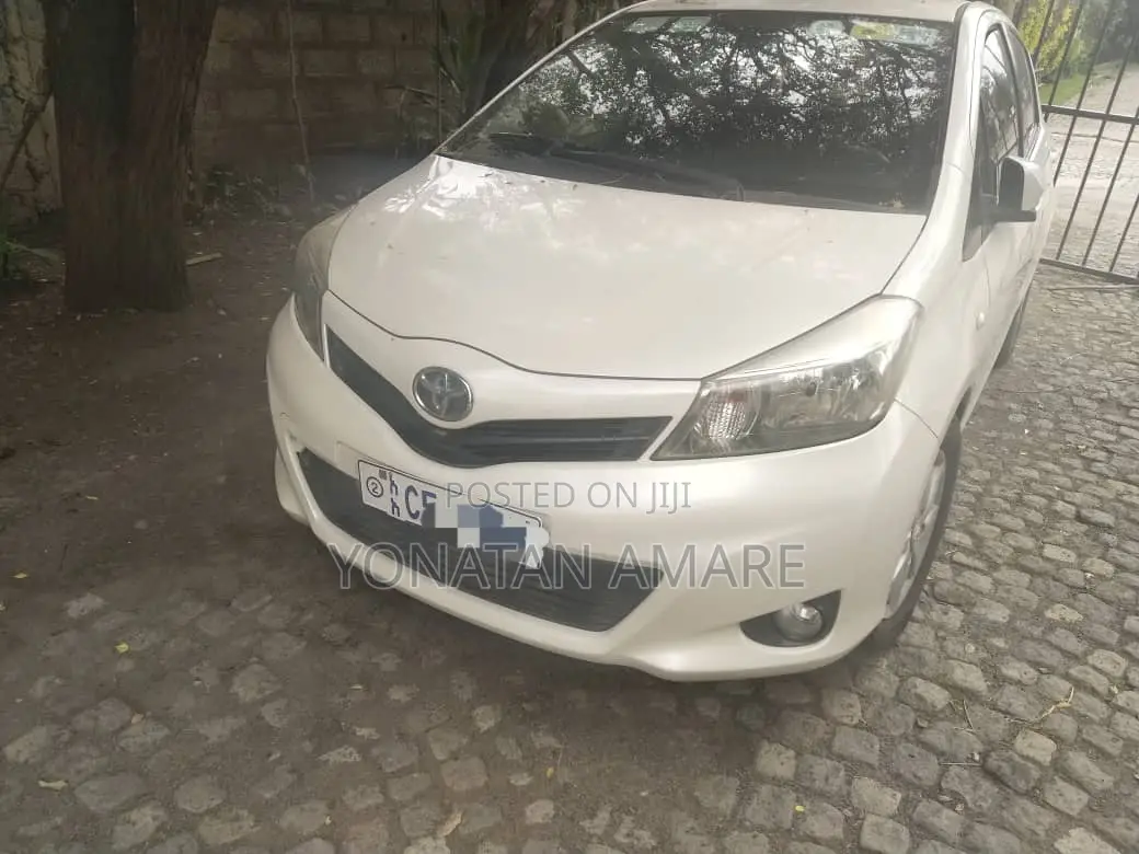 Toyota Yaris 2012 White