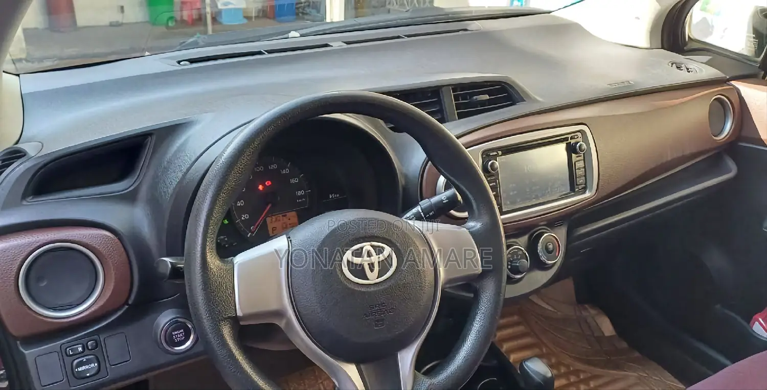 Toyota Yaris 2012 White