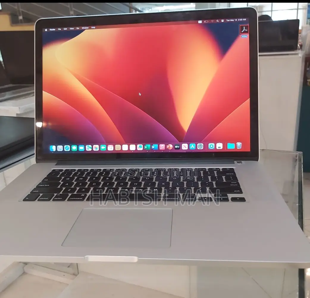 New Laptop Apple MacBook Pro 2015 16GB Intel Core i7 SSD 512GB
