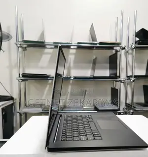 New Laptop Dell Precision 5520 16GB Intel Core I7 SSD 512GB